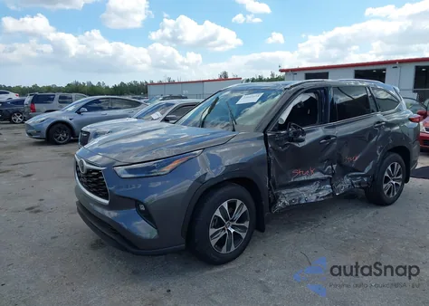 2021 Toyota Highlander Xle z USA, uszkodzony, nr VIN 5TDGZRBH0MS533741